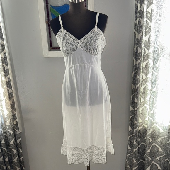 Youth Form Other - Youth Form Vintage 1960’s Lace Nylon Slip Dress SZ Medium